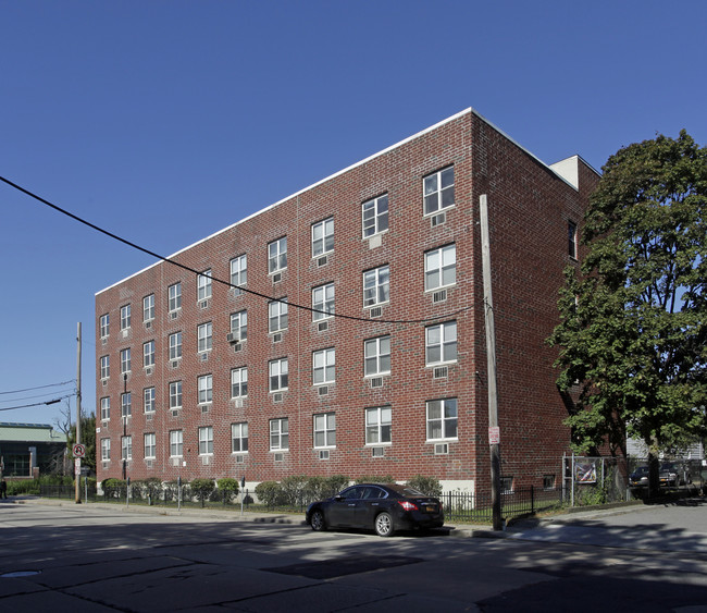 Colonna House in Hempstead, NY - Building Photo - Building Photo