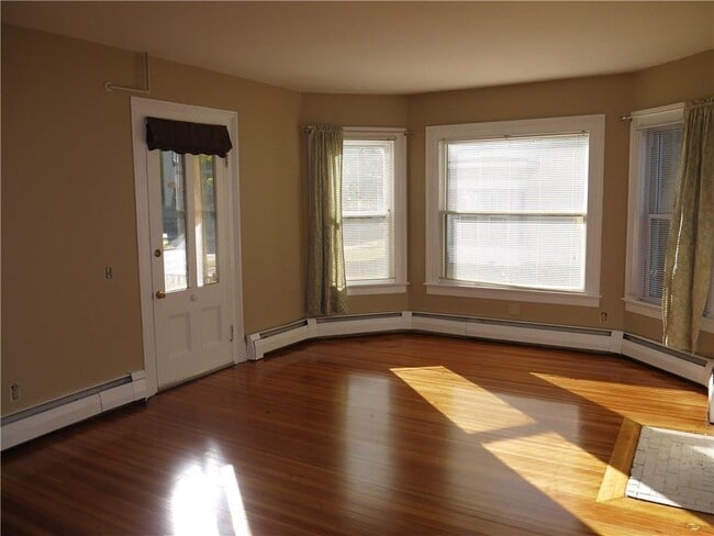 32 West St in New Milford, CT - Building Photo - Building Photo