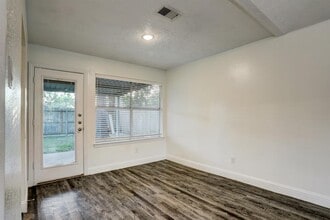 219 Greenshire Dr in League City, TX - Building Photo - Building Photo