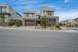 10718 Desert Hts Ave in Las Vegas, NV - Building Photo - Building Photo