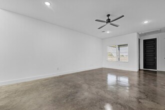 3011 Alpha Wolf Ct in College Station, TX - Building Photo - Building Photo