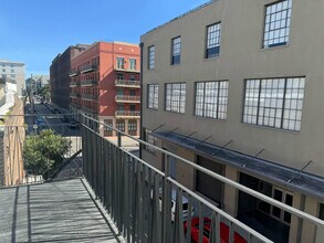 1050 Annunciation St in New Orleans, LA - Building Photo - Building Photo