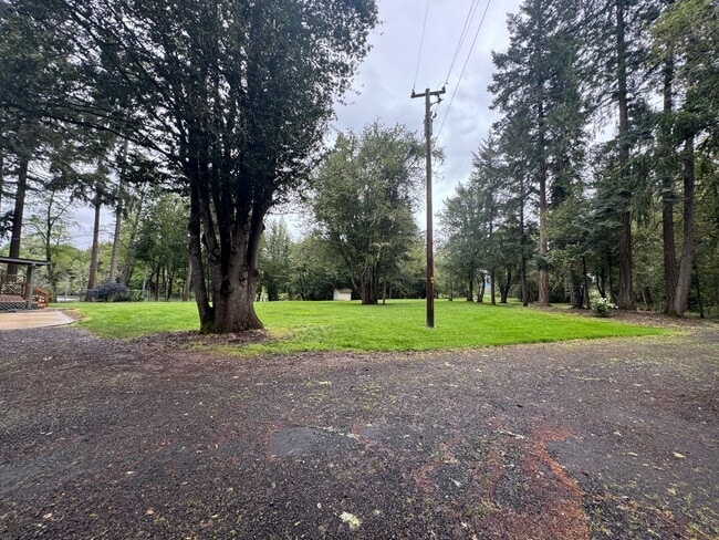 15928 N Umpqua Hwy in Roseburg, OR - Building Photo - Building Photo