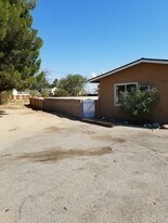 12623 Kiowa Rd in Apple Valley, CA - Building Photo