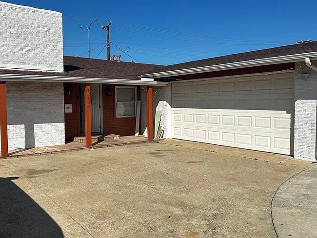 property at 5265 Arquilla Dr