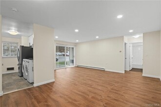 305 Vista on the Lake in Carmel, NY - Building Photo - Building Photo