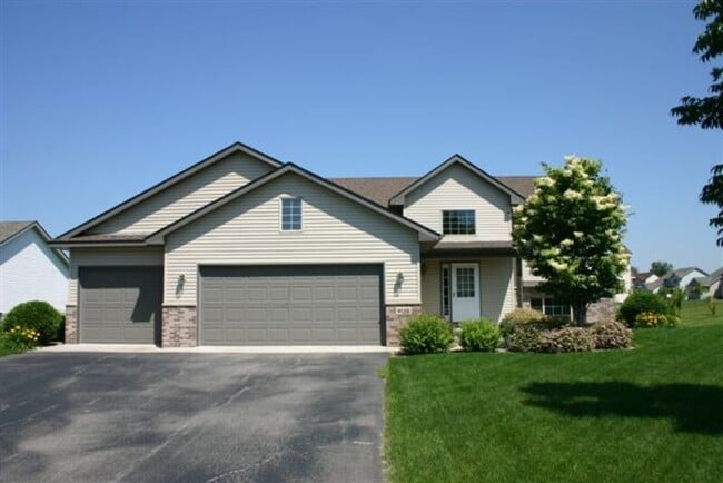 property at 9130 Oak Ridge Dr