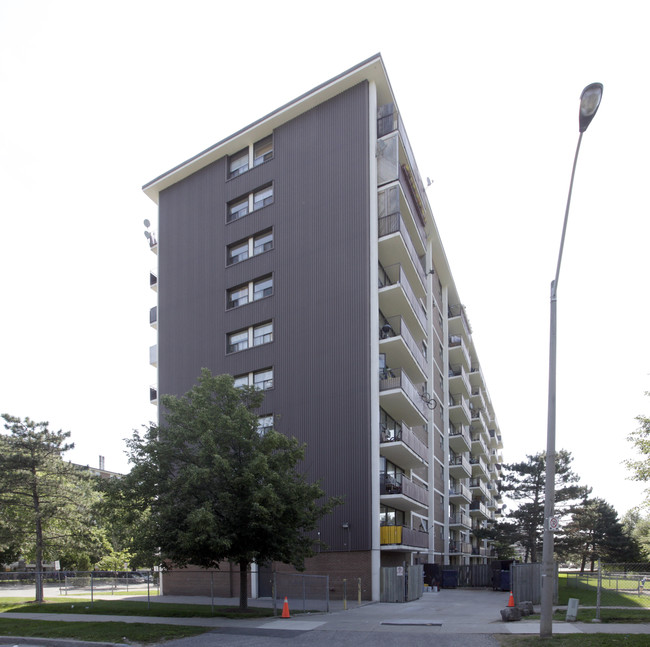 Centennial Apartments in Mississauga, ON - Building Photo - Building Photo