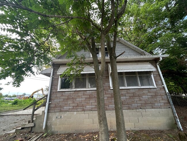 property at 510 W Townsend St