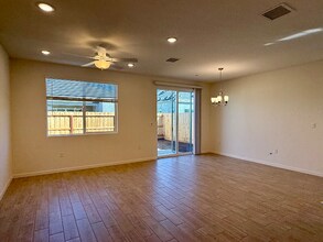 1641 Bloom Ave in Clovis, CA - Building Photo - Building Photo