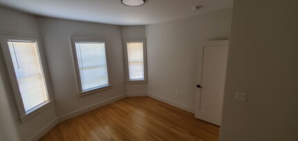 18 Grampian Way, Unit 1 in Boston, MA - Building Photo - Building Photo