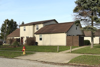 Woodbine Apartments in Ashtabula, OH - Building Photo - Building Photo