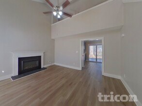 7428 Autumn Trail in Charlotte, NC - Foto de edificio - Building Photo