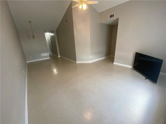 9016 Amour Dr in Chalmette, LA - Building Photo - Building Photo