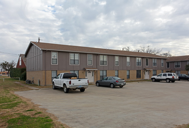 Pinson Road Apartments in Forney, TX - Foto de edificio - Building Photo