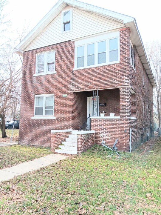 3906 Grace St in East Chicago, IN - Building Photo