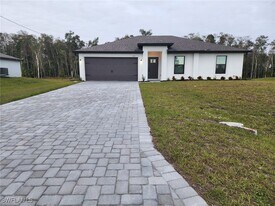 868 Winwood Cir in Ft. Myers, FL - Building Photo