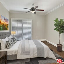 24585 Town Center Dr in Santa Clarita, CA - Building Photo - Building Photo