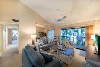 646 Bird Bay Dr E, Unit 207 in Venice, FL - Building Photo - Building Photo