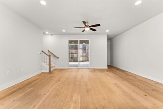 232 Lessin Ln in Austin, TX - Building Photo - Building Photo