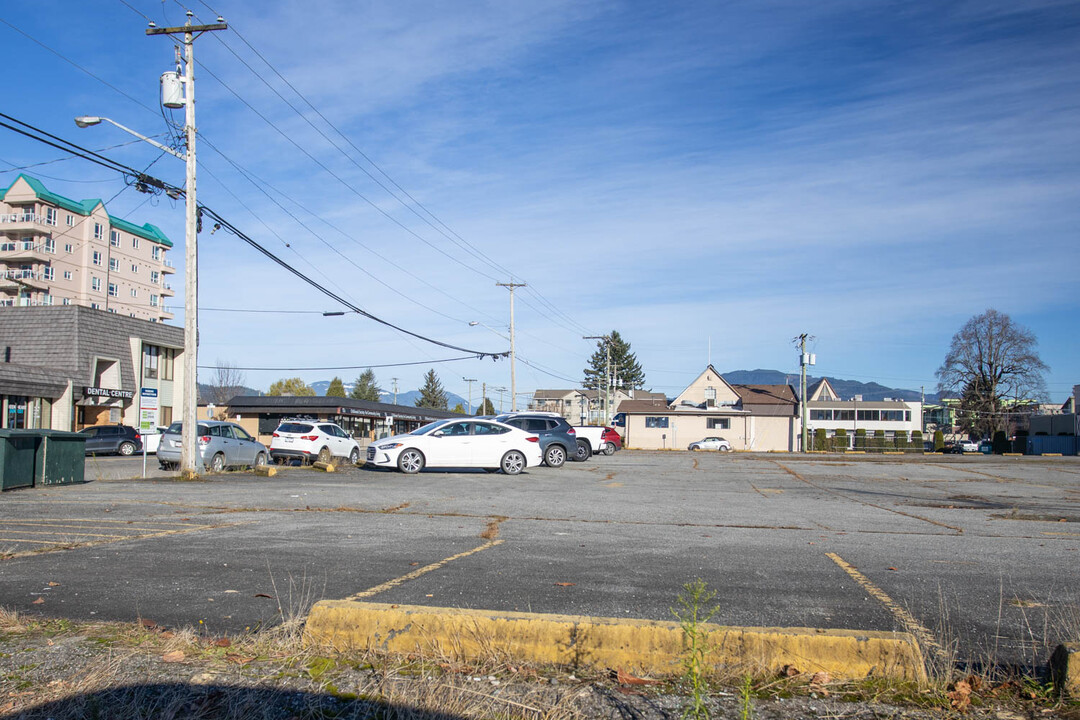 9322 Mary St in Chilliwack, BC - Building Photo