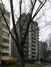 Crystal Court in Vancouver, BC - Building Photo - Building Photo