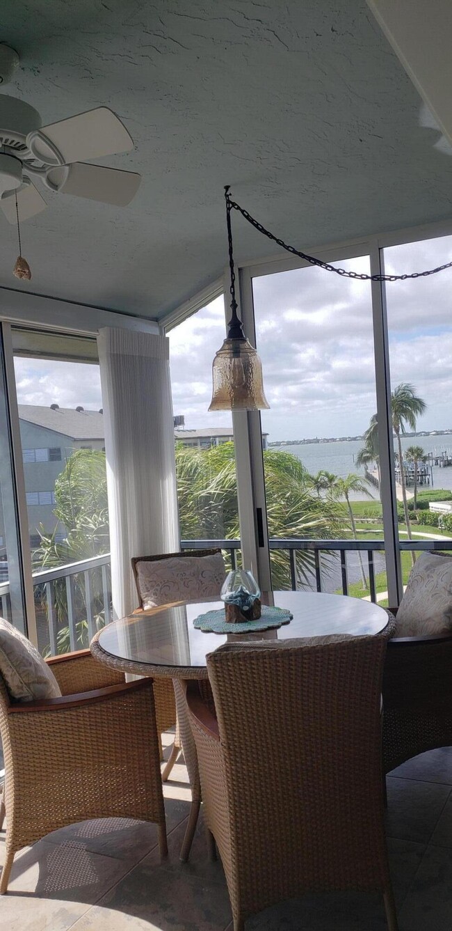 1550 NE Ocean Blvd in Stuart, FL - Building Photo - Building Photo