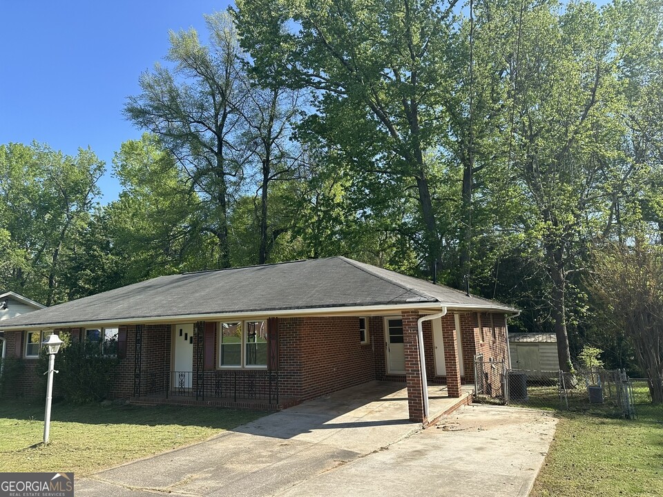 1809 Stratford Arms Dr in Morrow, GA - Building Photo