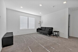 3720 Moss Hl Rd in Rosenberg, TX - Building Photo - Building Photo