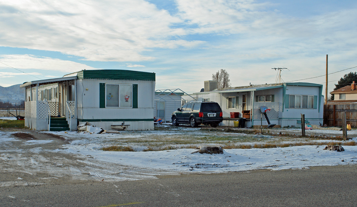 Mustain Mobile Park in Emmett, ID - Building Photo