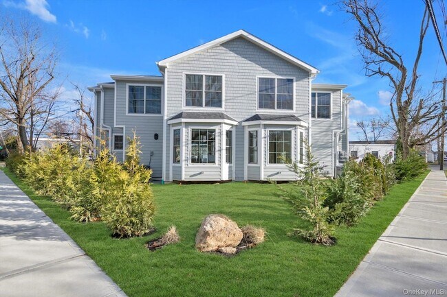 ONE Manhasset Ave, Unit B in Port Washington, NY - Building Photo - Building Photo