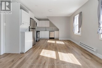 164-164 Picton St E in Hamilton, ON - Building Photo - Building Photo