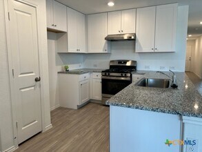 3027 Shore Lark in Canyon Lake, TX - Building Photo - Building Photo