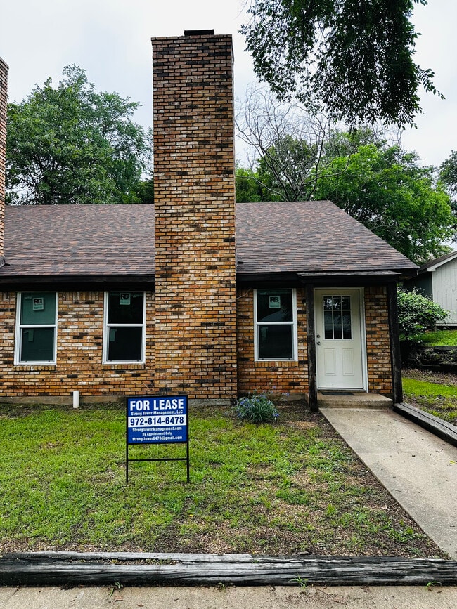 property at 1205 W Texas St