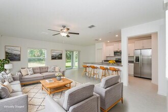 7338 Spring Snowflake Ave in Tampa, FL - Foto de edificio - Building Photo