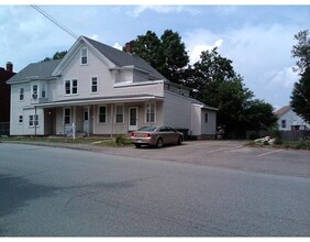 105 Mechanic St-Unit -3 in East Brookfield, MA - Foto de edificio - Building Photo