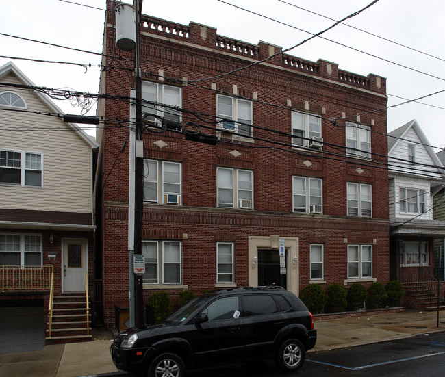 35-37 W 29th St in Bayonne, NJ - Building Photo - Building Photo