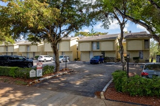 Lafayette Condominiums in Coral Springs, FL - Building Photo - Building Photo