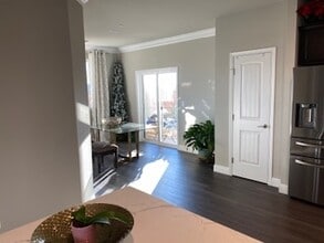 880 Congaree Ln in Redding, CA - Foto de edificio - Building Photo