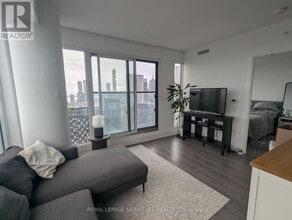 181 Dundas St E in Toronto, ON - Building Photo - Building Photo