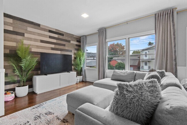 114 Bleecker St in Jersey City, NJ - Building Photo - Building Photo