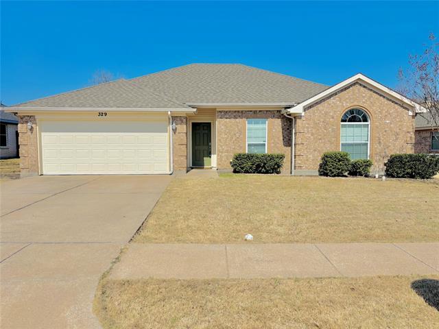 329 Hacienda Dr in Waxahachie, TX - Building Photo