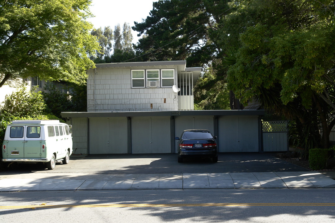 1118 Laurel St in Menlo Park, CA - Foto de edificio