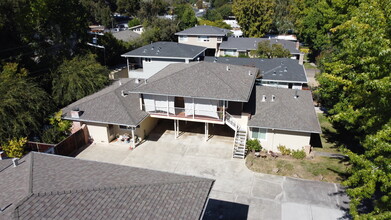 462 Waverley St in Menlo Park, CA - Building Photo - Building Photo