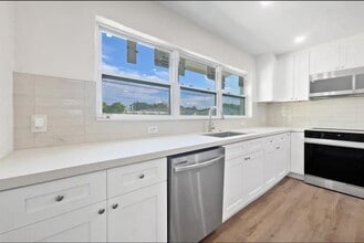 2421 NW 152nd St in Opa Locka, FL - Building Photo - Building Photo