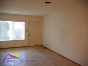 2741-2743 El Caprice Dr in Rancho Cordova, CA - Building Photo - Building Photo