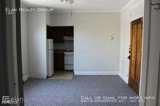 640 W Wrightwood Ave-Unit -Unit 401 in Chicago, IL - Building Photo - Building Photo