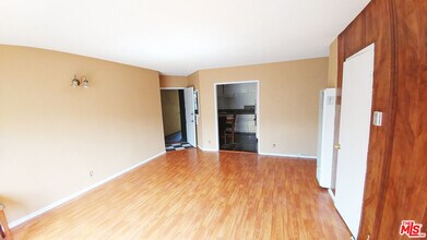 4106 Rosewood Ave in Los Angeles, CA - Building Photo - Building Photo
