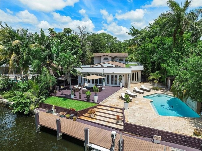 property at 800 SW 12th Ave