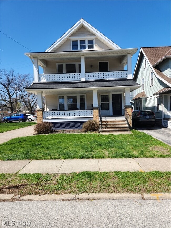 1388 Lakewood Ave in Lakewood, OH - Building Photo - Building Photo